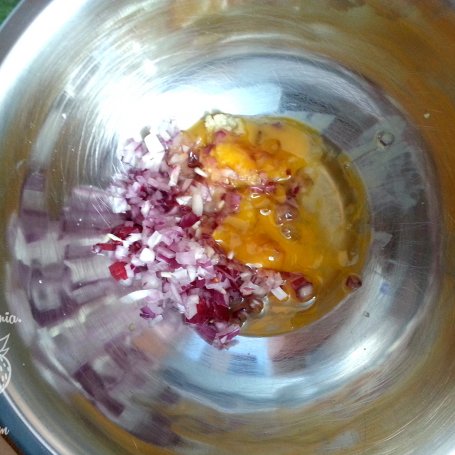 Krok 3 - Burgery wołowe na wypasie foto