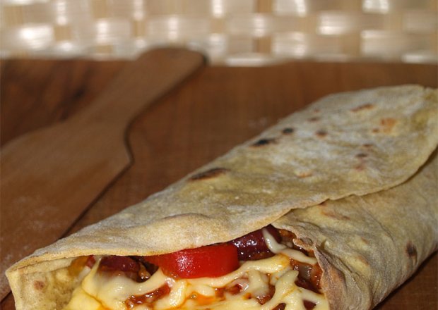 Fotografia przedstawiająca Burrito na kukurydzianej tortilli