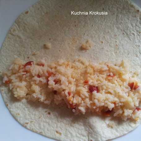 Krok 4 - Burrito z kurczakiem i ryżem foto