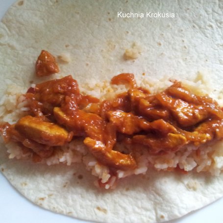 Krok 5 - Burrito z kurczakiem i ryżem foto