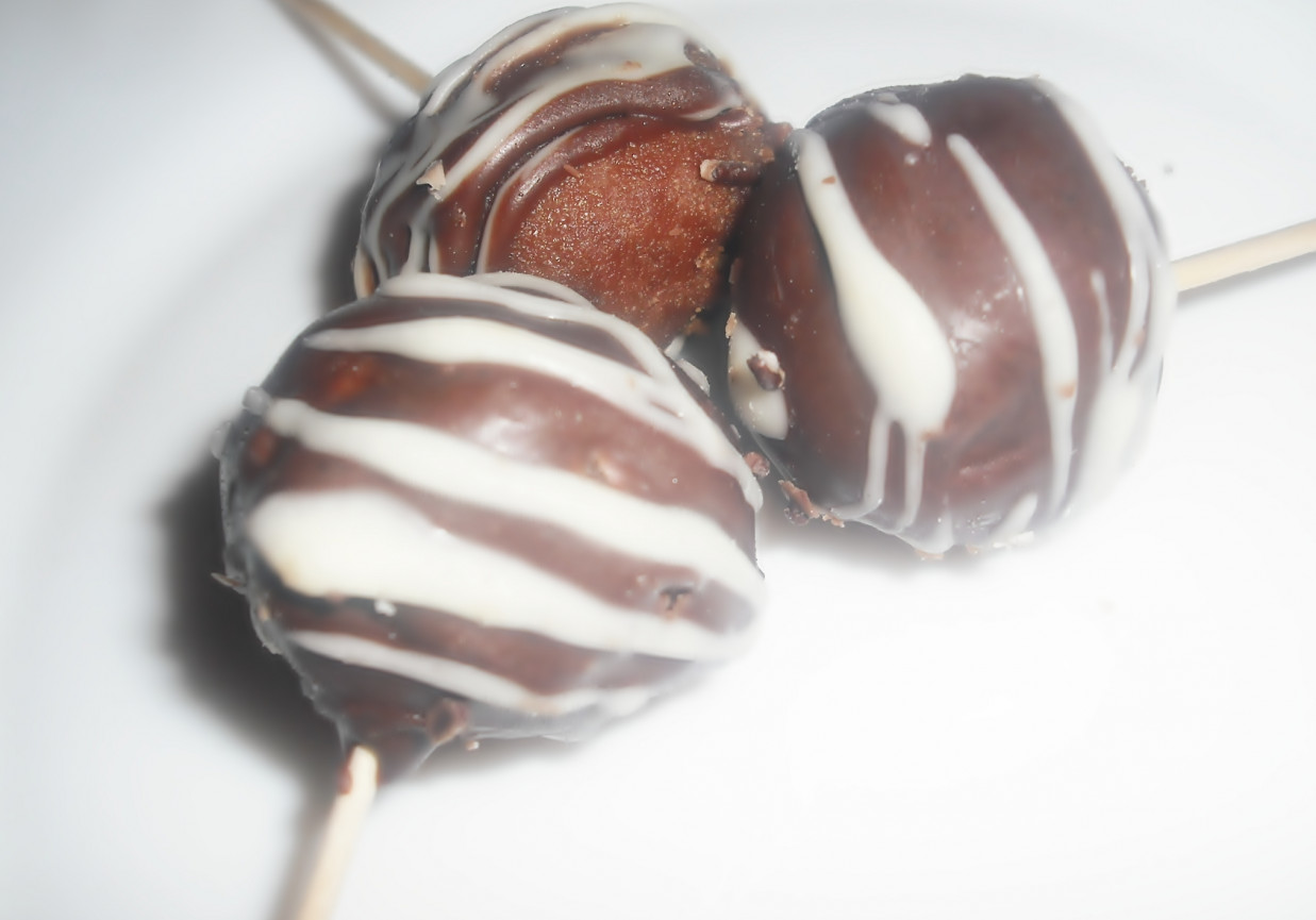 Cake pops z biszkoptów w czekoladzie ) DoradcaSmaku.pl