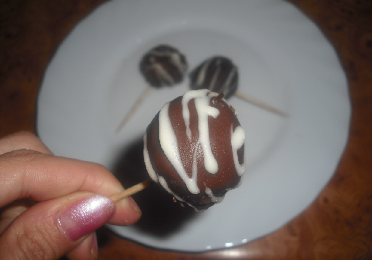 Cake pops z biszkoptów w czekoladzie :) foto