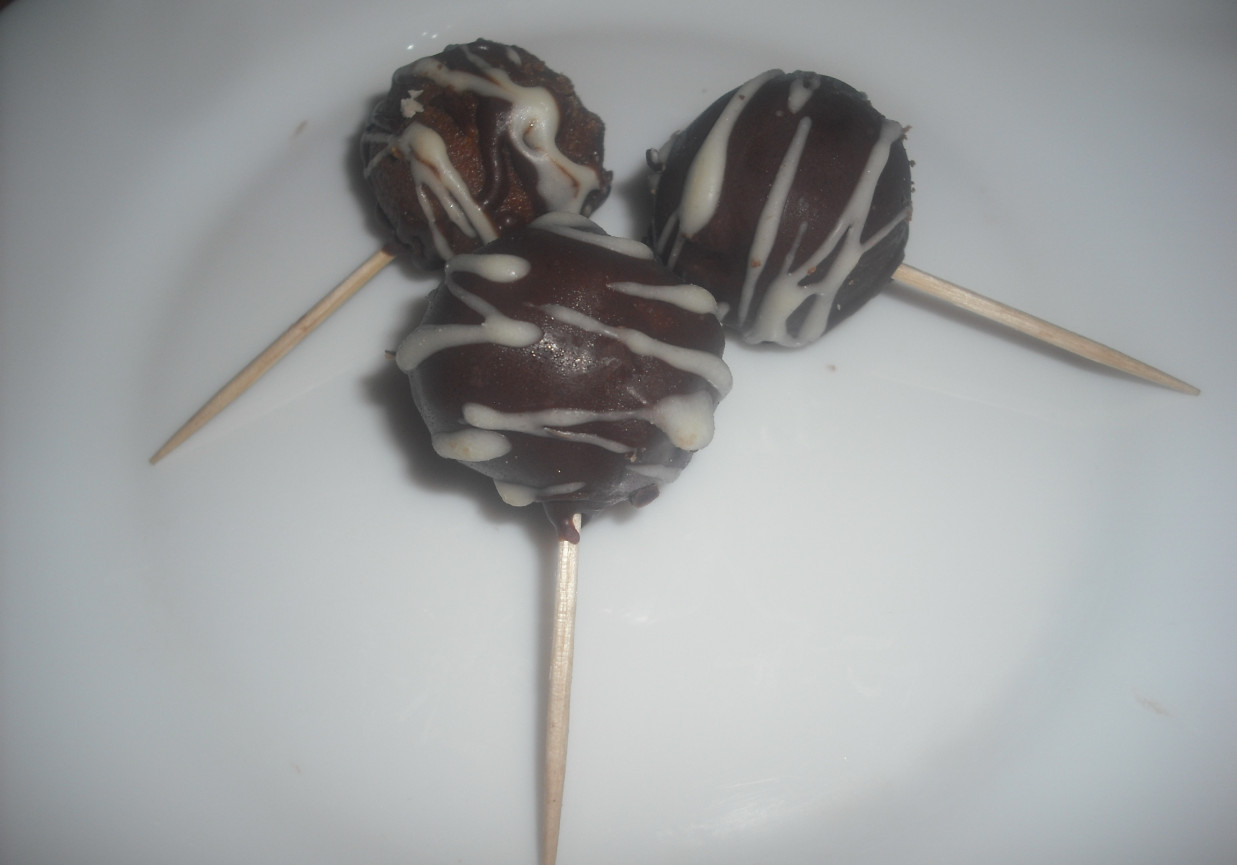 Cake pops z biszkoptów w czekoladzie ) DoradcaSmaku.pl