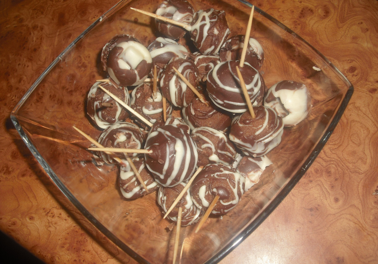 Cake pops z biszkoptów w czekoladzie :) foto
