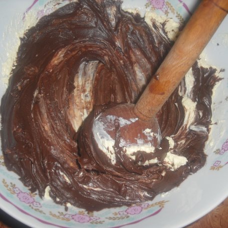 Krok 3 - Cake pops z biszkoptów w czekoladzie :) foto