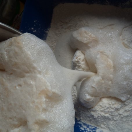 Krok 3 - Calzone  z pestkami dyni- z farszem z fileta, parmezanu  i  pieczarek :) foto