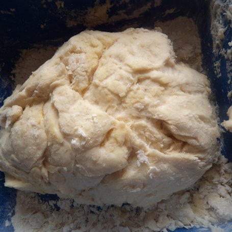 Krok 5 - Calzone  z pestkami dyni- z farszem z fileta, parmezanu  i  pieczarek :) foto