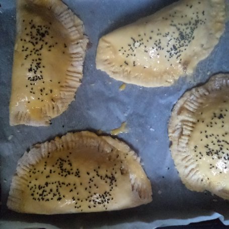 Krok 8 - Calzone z pieczarkami i czarnuszką :) foto