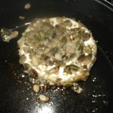 Krok 4 - Camembert panierowany w pestkach dyni foto