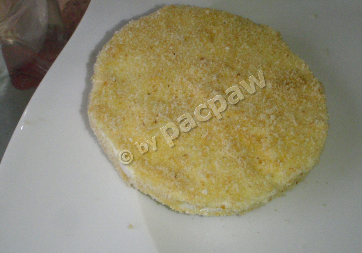 Camembert smażony podany z brzoskwinią foto