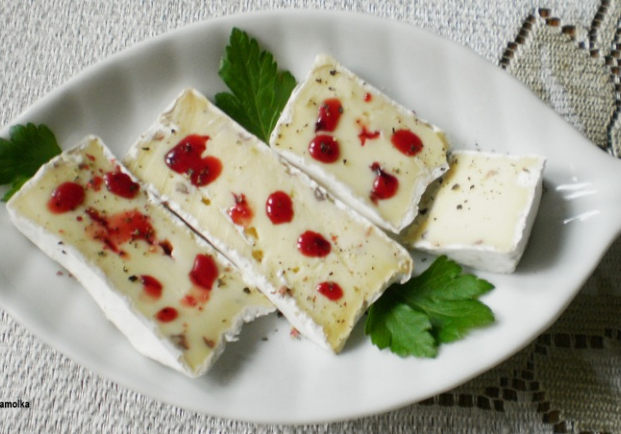 Camembert z rubinową zaprawą  : foto