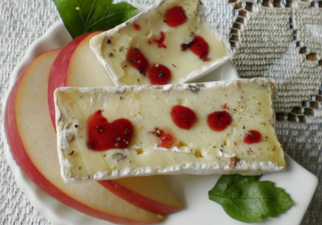 Camembert z rubinową zaprawą  : foto
