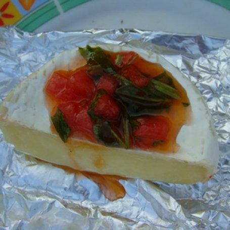 Krok 3 - Camembert z salsą arbuzową foto