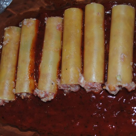 Krok 4 - Canelonni w sosie Bolognese pod pierzynką beszamelu. foto