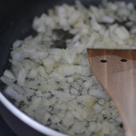 Krok 1 - Cannelloni z farszem mięsnym z przewagą papryki i pieczarek pod beszamelem foto
