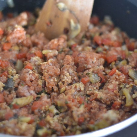 Krok 5 - Cannelloni z farszem mięsnym z przewagą papryki i pieczarek pod beszamelem foto