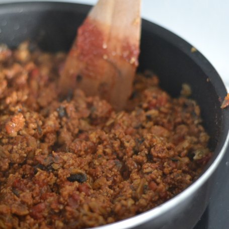 Krok 6 - Cannelloni z farszem mięsnym z przewagą papryki i pieczarek pod beszamelem foto