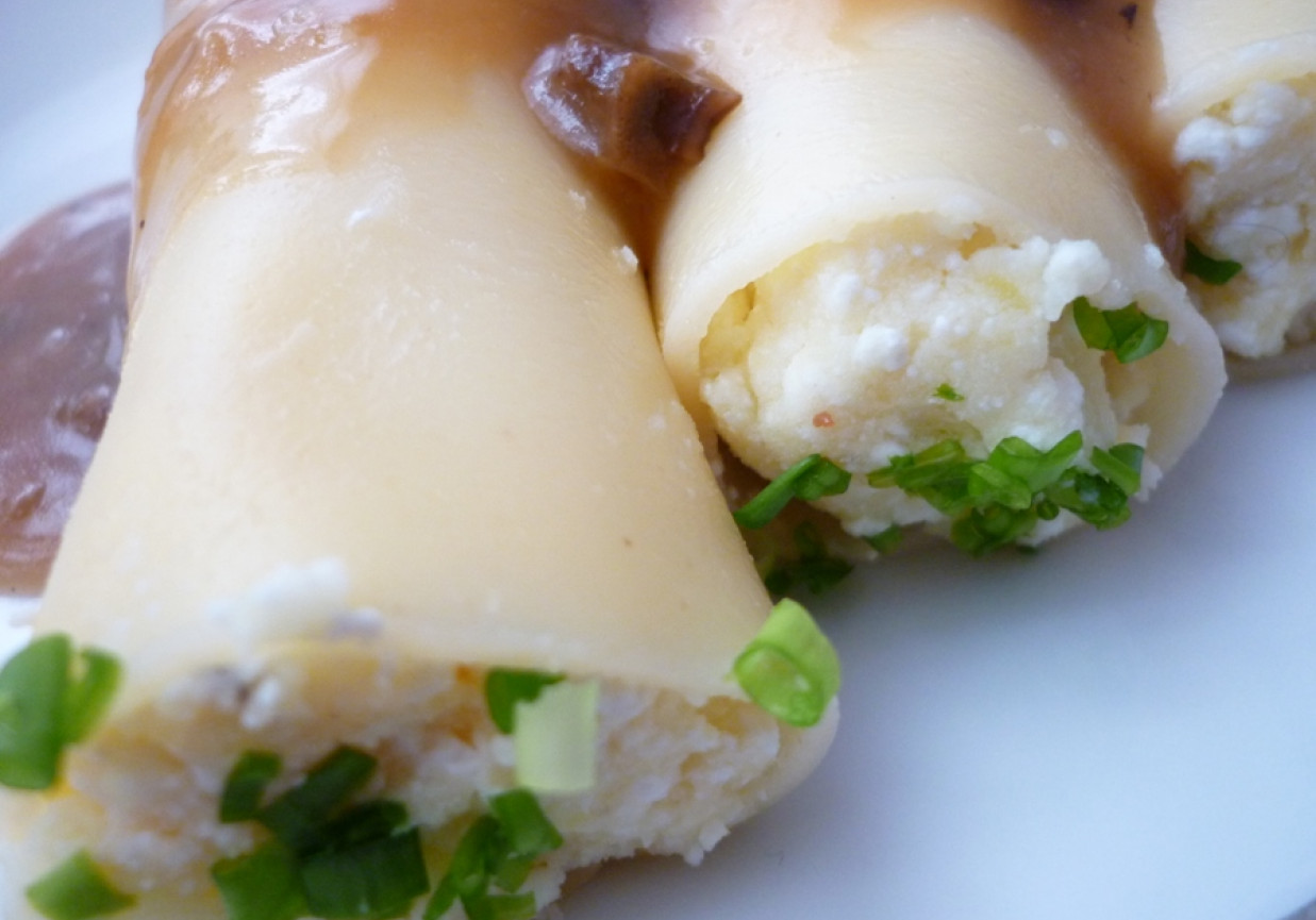 Cannelloni z farszem ziemniaczanym ze szczypiorkiem foto