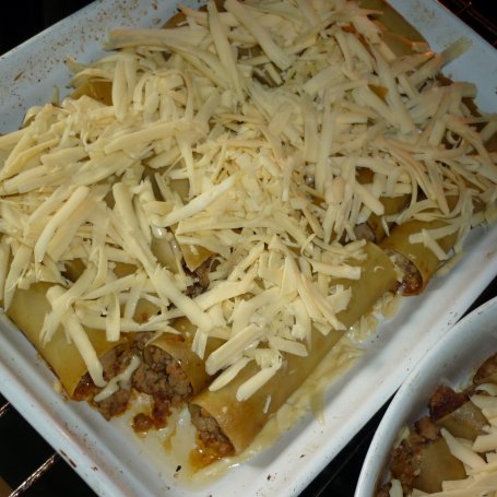 Krok 6 - Cannelloni z mięsem i żółtym serem foto