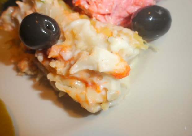 Fotografia przedstawiająca Cannelloni z mięsem mielonym i sosem śmietanowo serowym