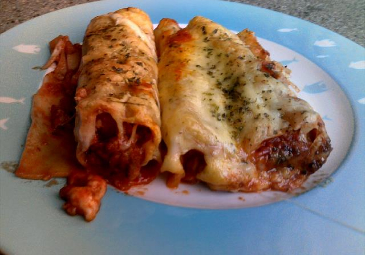 Cannelloni z sosem mięsno-pomidorowym foto