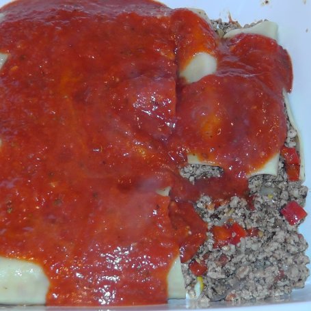 Krok 5 - Canneloni z mięsem mielonym i sosem pomidorowym foto