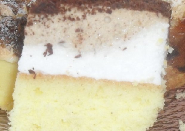 Fotografia przedstawiająca cappucino  - ciasto Iwony