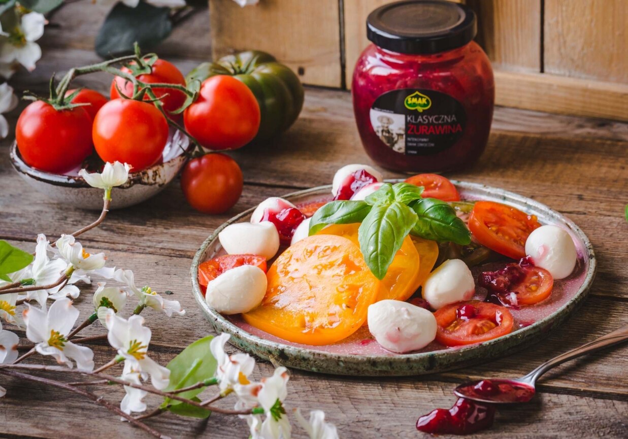 Caprese z żurawiną foto