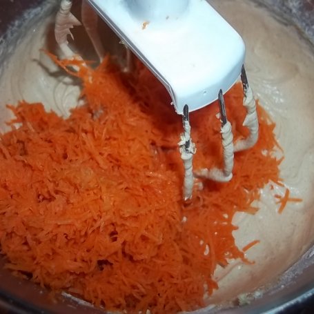 Krok 5 - Carrot cake - amerykańskie ciasto marchewkowe foto