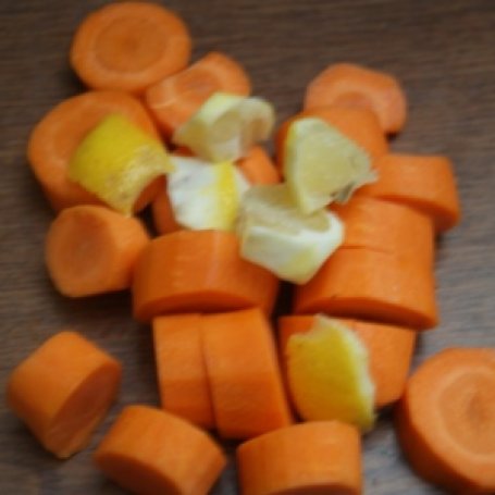 Krok 1 - Carrot juice + honey foto