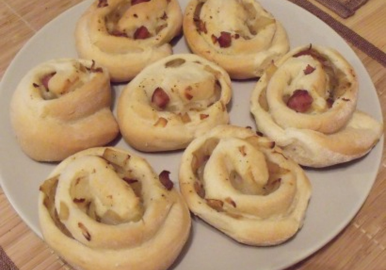 Cebulaczki z kiełbasą foto