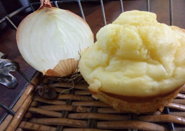 Fotografia przedstawiająca Cebulowe muffiny