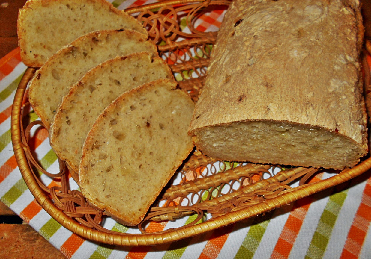 Cebulowy chleb z kaszą kukurydzianą foto