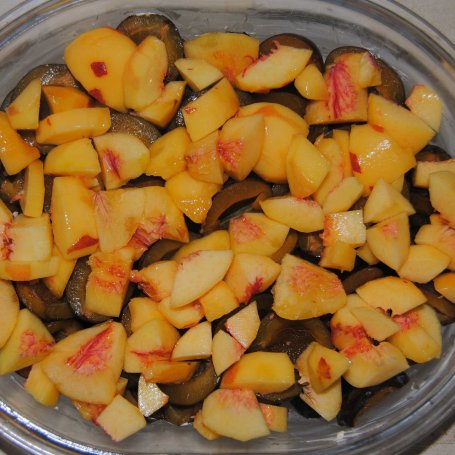 Krok 3 - Chałwowe crumble ze śliwką foto