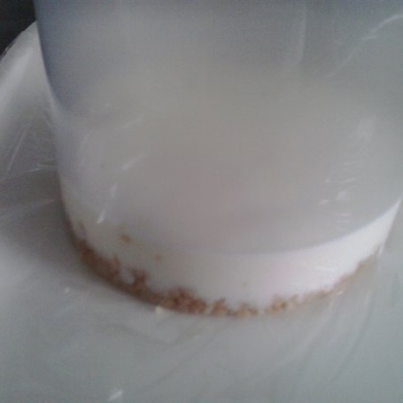 Krok 5 - chałwowy jogurt z galaretką cytrynową i orzeszkami foto