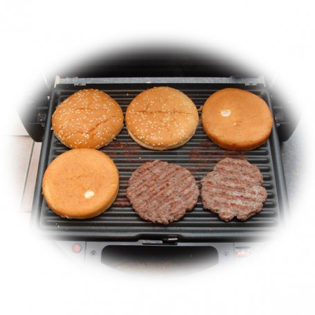 Krok 2 - Cheesburger domowy z grilla foto