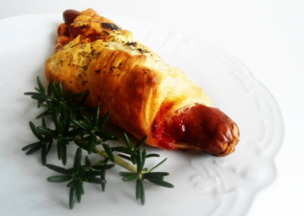 Fotografia przedstawiająca Cheese hot dog w cieście francuskim