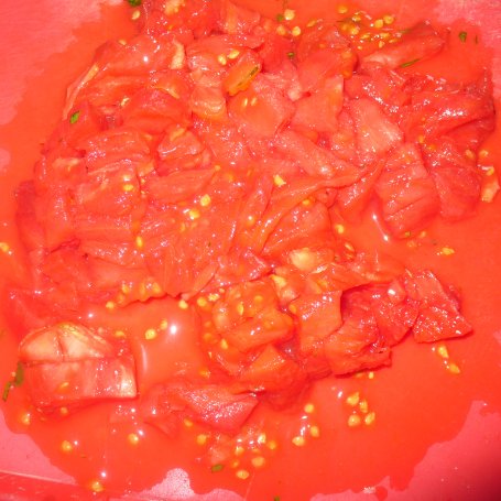 Krok 3 - Chia  z natką pietruszki i pomidorem  foto