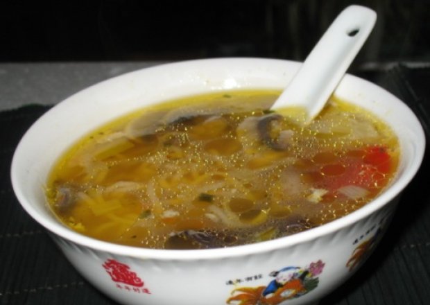 Fotografia przedstawiająca Chińska zupa po polsku