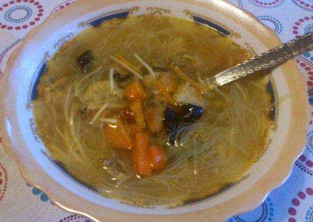 Fotografia przedstawiająca Chińska zupka po polsku