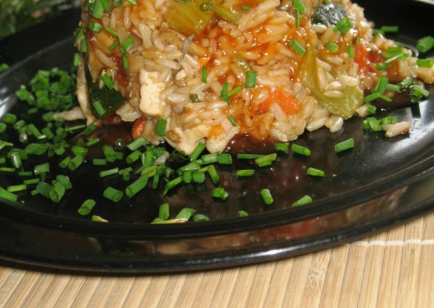 Fotografia przedstawiająca Chińskie danie w wersji z selerem