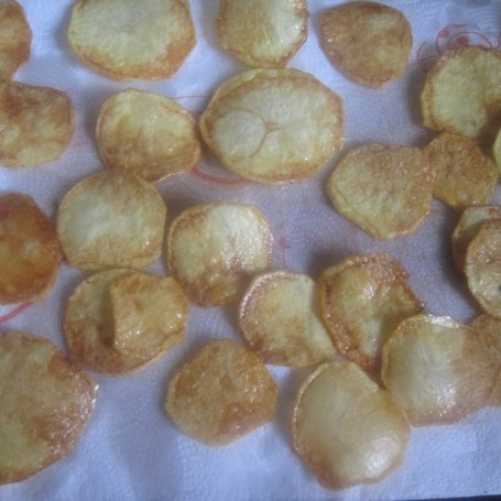 Krok 3 - Chipsy kartoflane o smaku prażonej cebulki foto