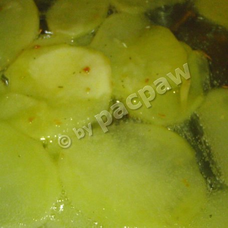 Krok 4 - Chipsy kucharkowe z cebulką foto