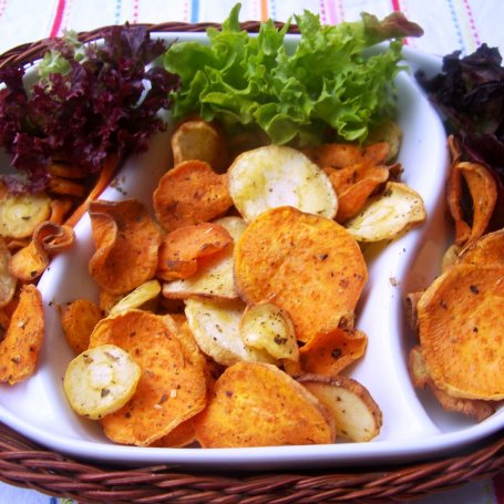 Krok 4 - Chipsy z batata , pietruszki i marchewki foto