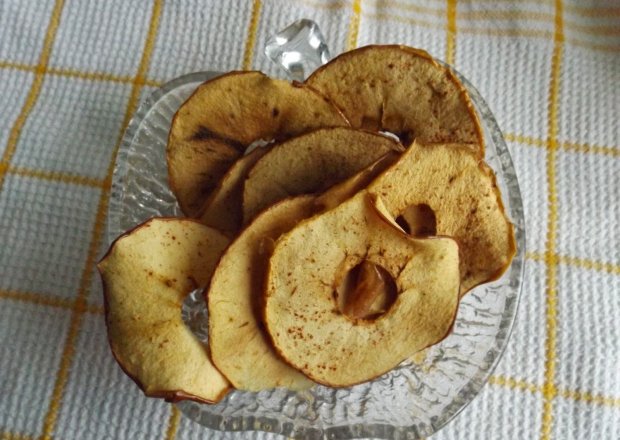 Fotografia przedstawiająca Chipsy z jabłek