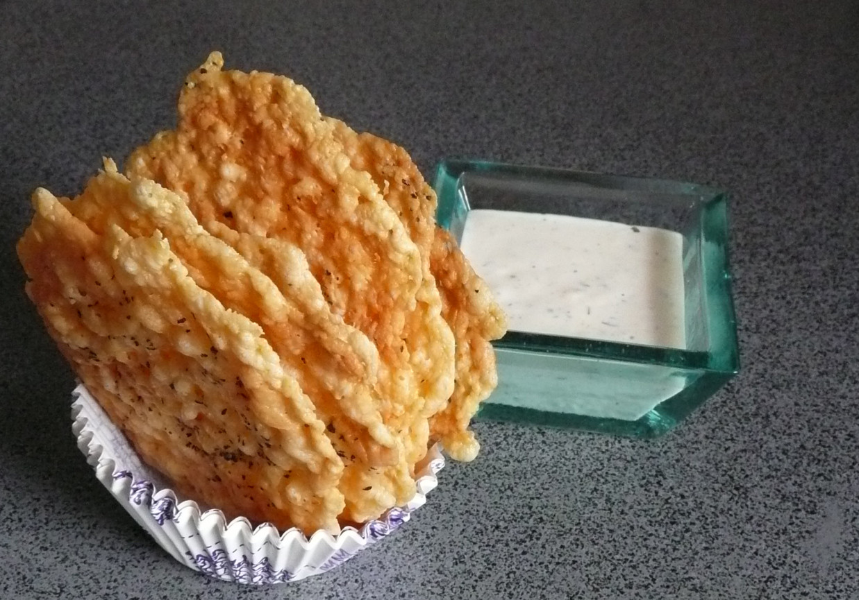 Chipsy z sera z bazylią foto