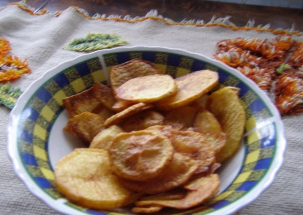Fotografia przedstawiająca Chipsy z ziemniaków