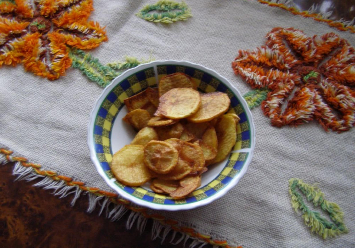 Chipsy z ziemniaków foto