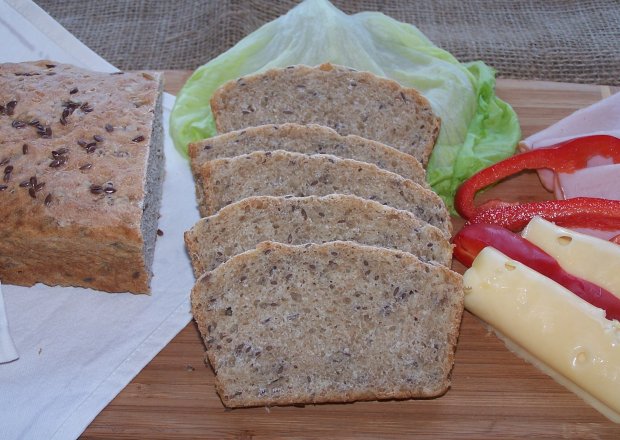 Fotografia przedstawiająca Chleb 3 mąki, czyli smacznie i zdrowo :)