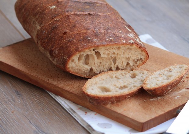 Fotografia przedstawiająca Chleb bez wyrabiania na zakwasie